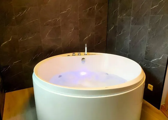 Apartamento Beaulieu 1 - Jacuzzi Et Clim